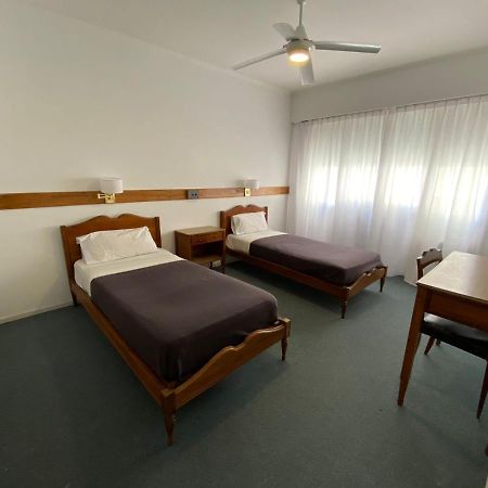 Wanna La Plata Hostel Bagian luar foto