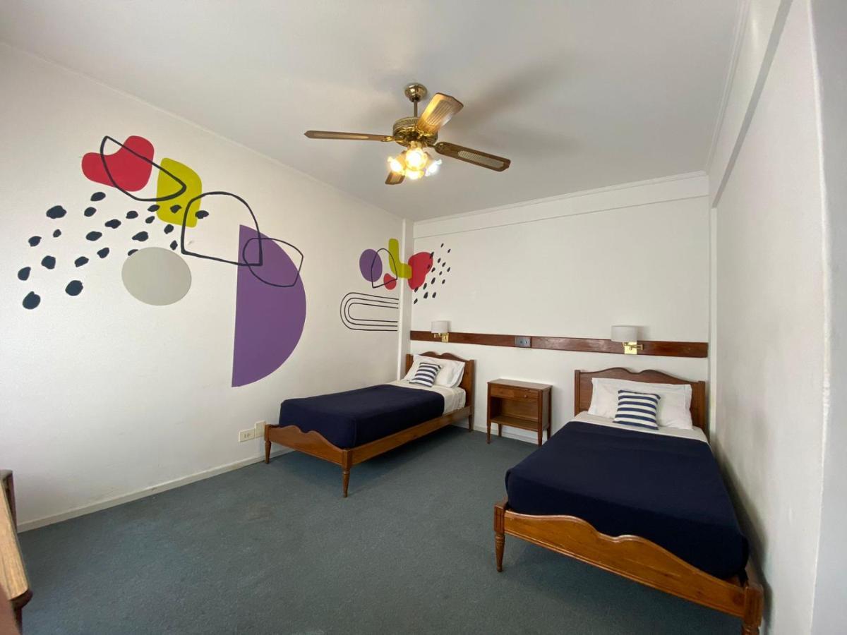 Wanna La Plata Hostel Bagian luar foto