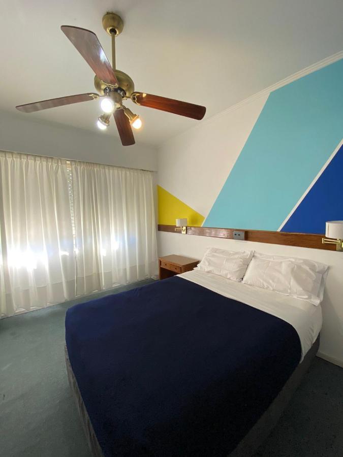 Wanna La Plata Hostel Bagian luar foto