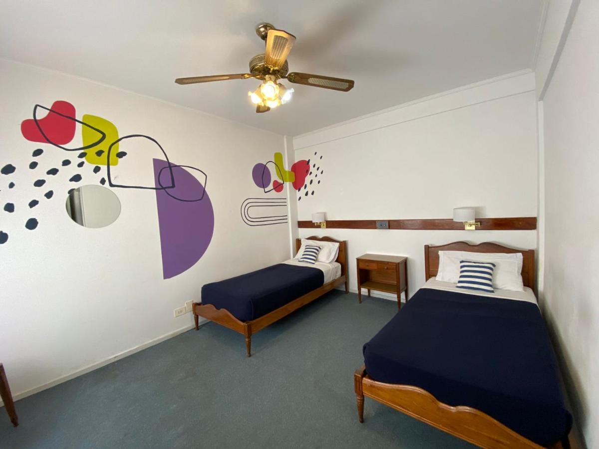 Wanna La Plata Hostel Bagian luar foto